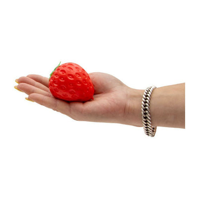 I giocattoli Jono spremono la fragola