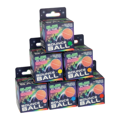 Johntoy brilla en la pelota saltarina oscura