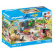 Playmobil MyLife Small Chicken Farm en el jardín de la misma