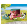 Playmobil MyLife Small Chicken Farm en el jardín de la misma