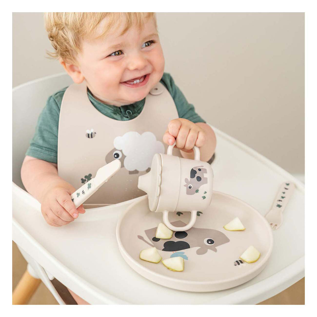 Hecho por la Junta de Niños de Deer Beige de granja pequeña