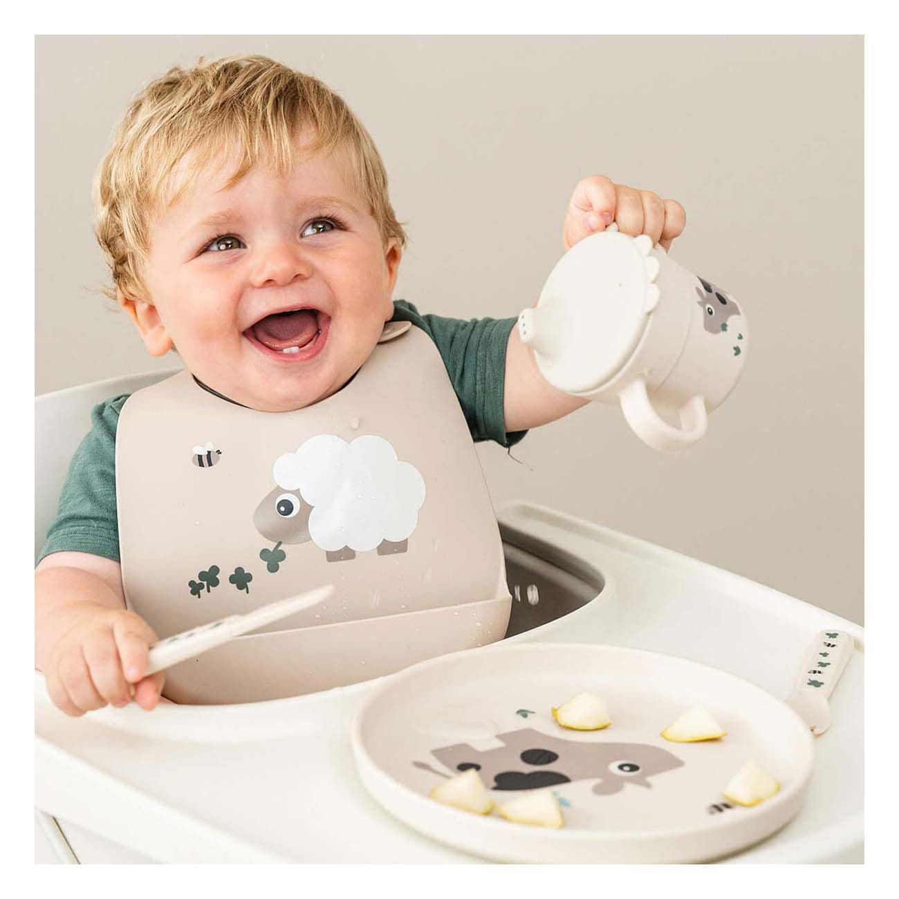 Hecho por la Junta de Niños de Deer Beige de granja pequeña