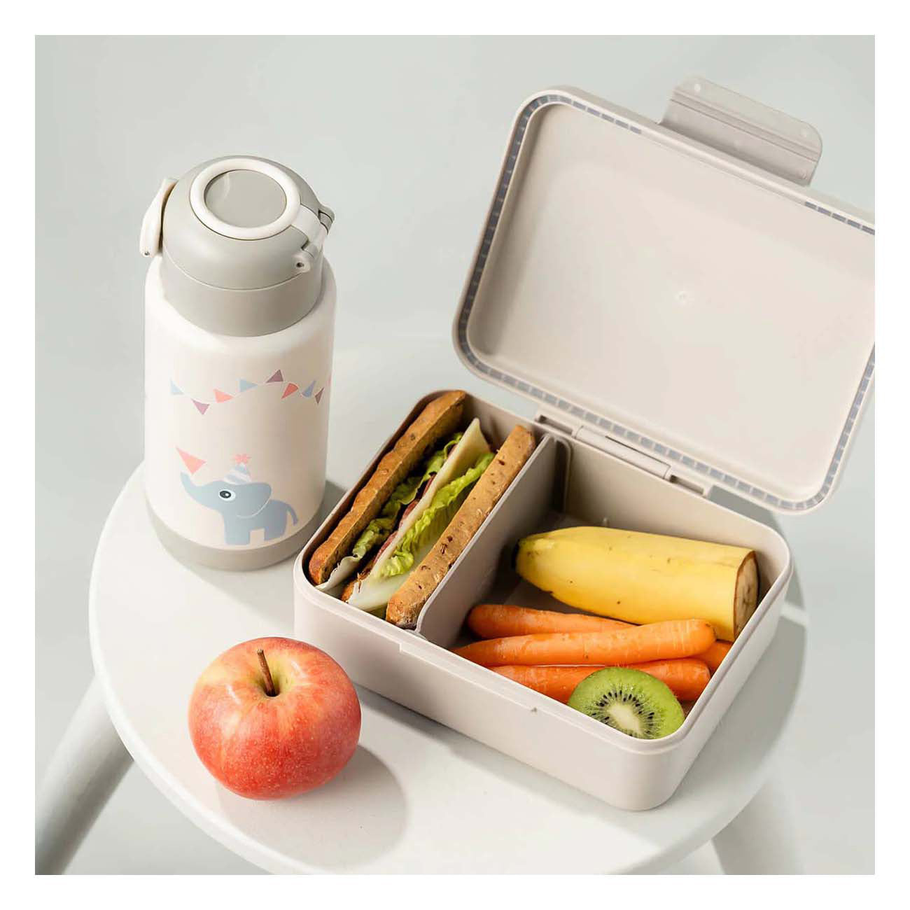 Hecho por el pan de ciervos bebida con bolsos - beige