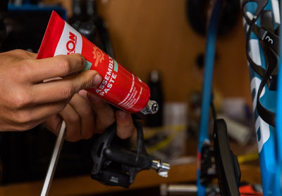 Cyclon Assembly Paste tube 150 ml (in blisterverpakking)