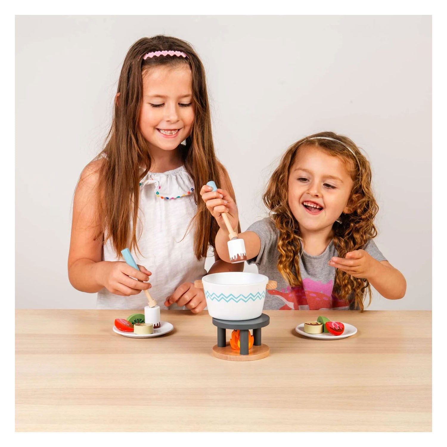 Set da gioco per fonduta di cioccolato in legno Bigjigs - 16 pezzi.
