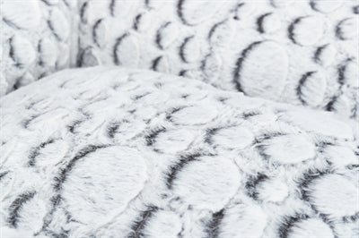Canasta de perros trixie mila hushy pelos de peluche gris blanco