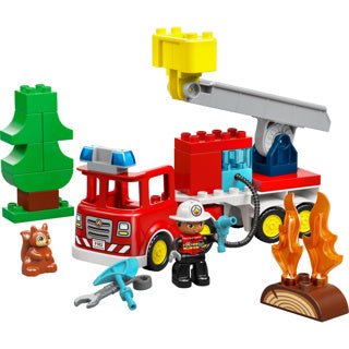 Lego Duplo Town 10473 fire truck with hose and fireman