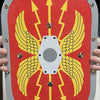 Woodsy houten romeins schild. 26x39 cm.