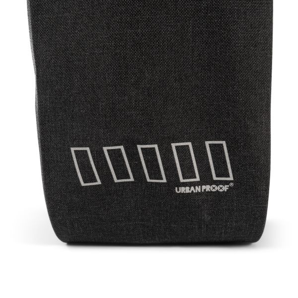 Borsa Urbanproof Urban Proof Single District 20l nera riciclata