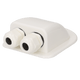 Conducto de tejado blanco para cableado de paneles solares.