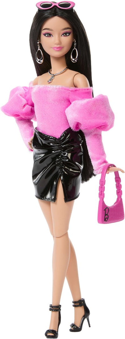 Barbie luxe stijl pop 13 in roze core top met glanzende minirok en zwart haar, modepop, vrouw, 4 jaar, meisjes, 323,9 mm, meerkleurig