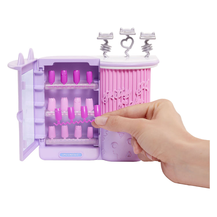 MGA Entertainment Surprise! OH MIO DIO. Sweet Nails - Kitty K Café