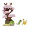 Set di figurine dell'ambiente Pokémon Jazwares - Caterpie Pikachu