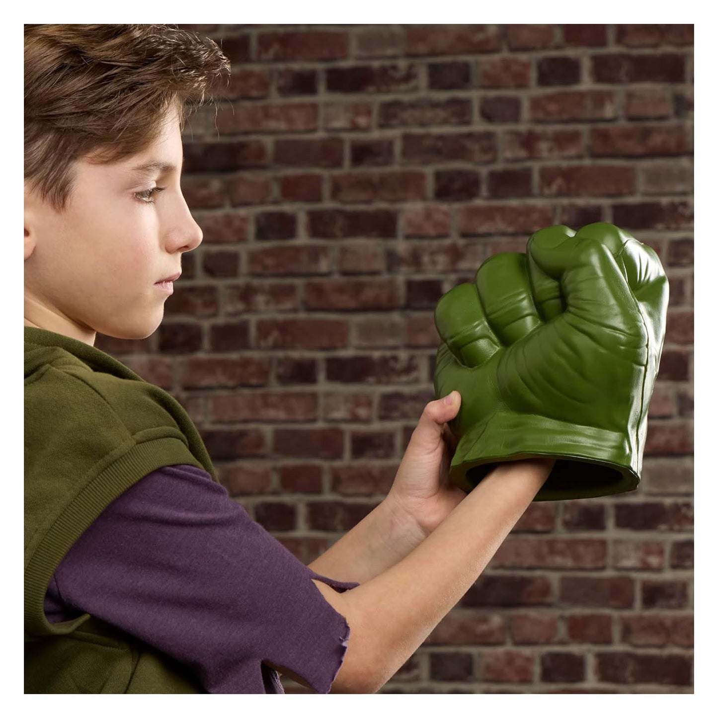Hasbro spider-man nuevo día puños de hulk