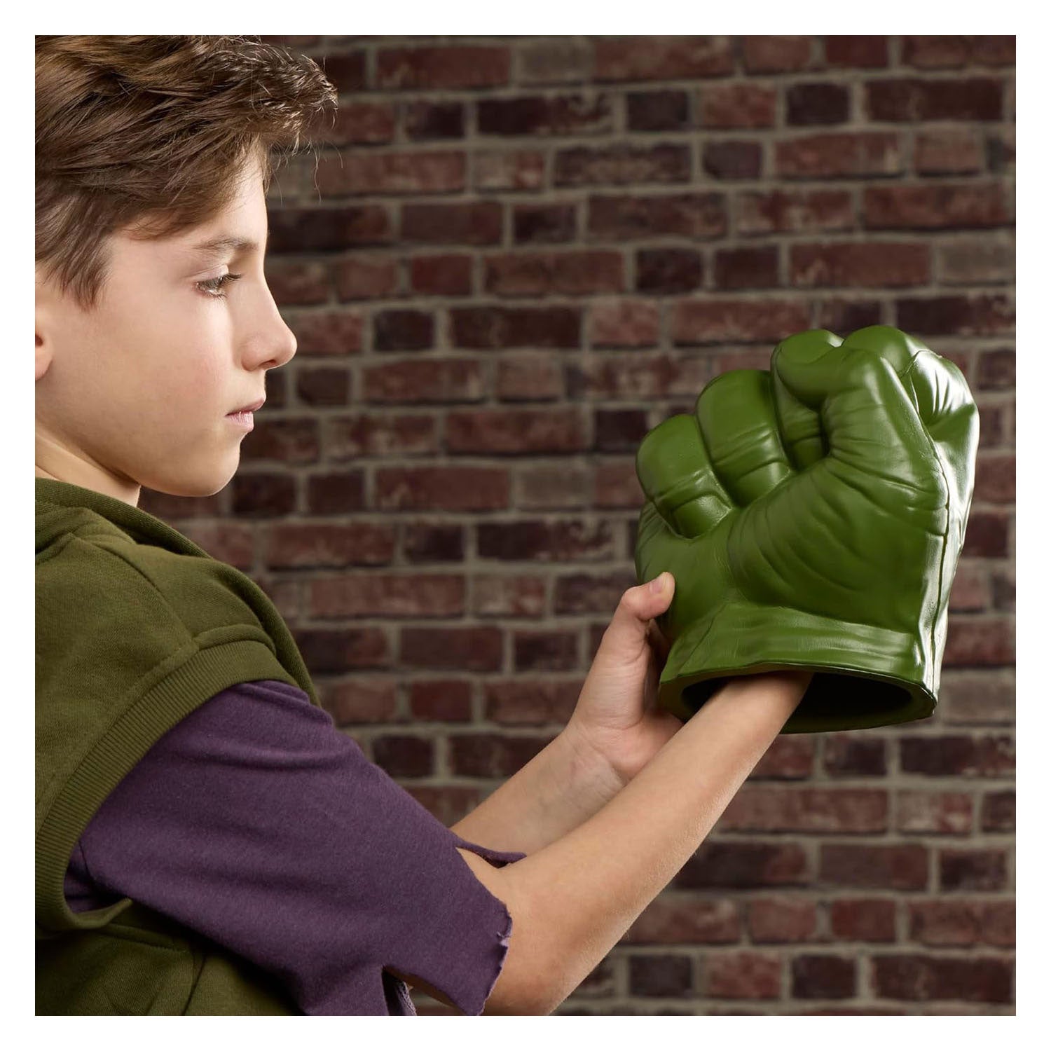 Hasbro spider-man nuevo día puños de hulk
