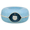 Trixie gioca a ciambella in feltro blu