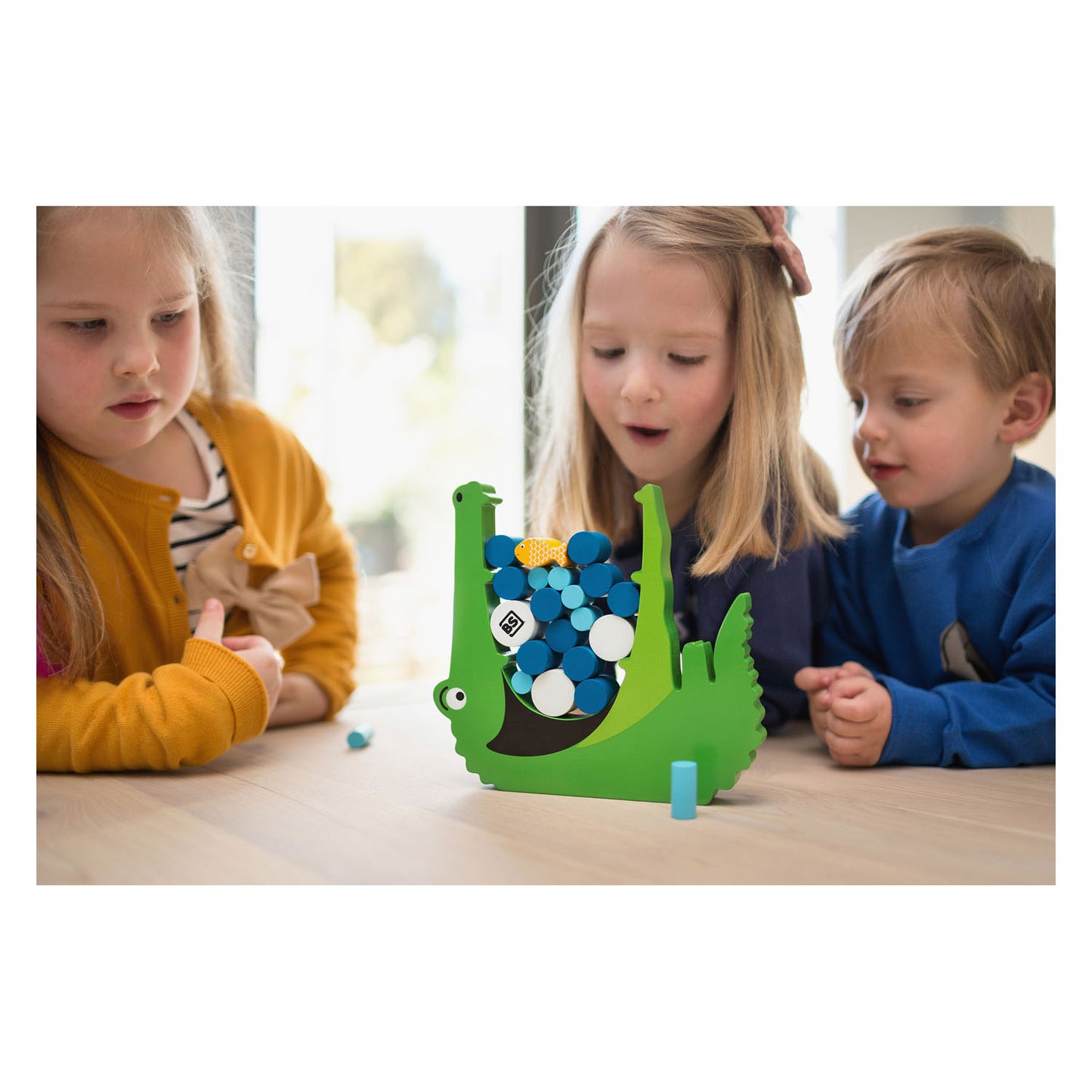 BS Toys Crocodile Wood Balance y Stapel Game