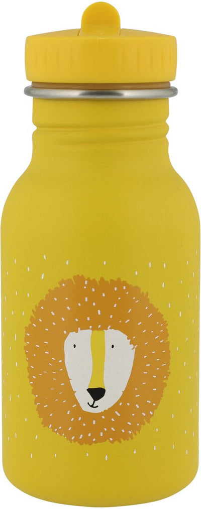 Trixie bebiendo botella Sr. León, 350 ml