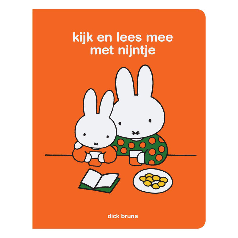 La Central Book House guarda e legge insieme a Miffy