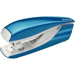 Grapadora metálica Leitz 5502 metal azul metalizado 65mm quitagrapas