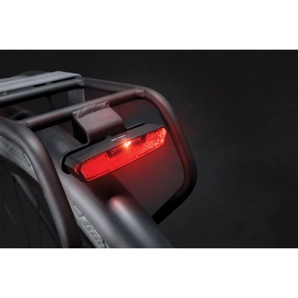 Fanale posteriore Axa LED Juno B abbinato portapacchi posteriore. Giunone b 80 mm