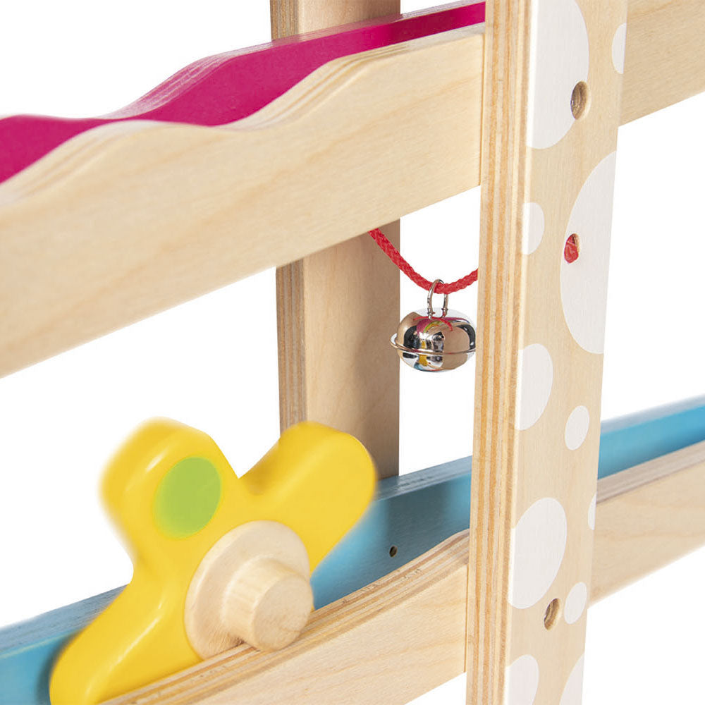 Goki Wooden Marble Track con figure