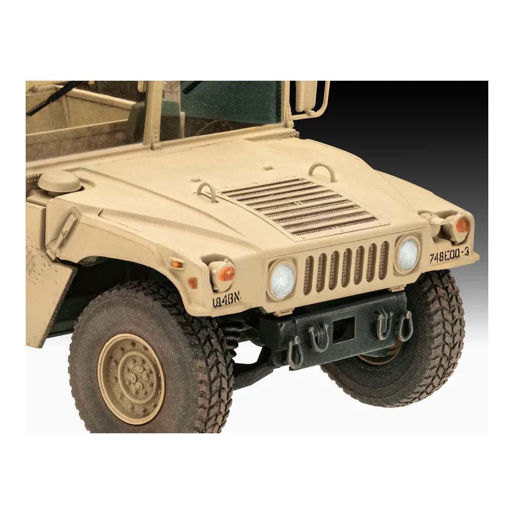 Maqueta Revell - hmmwv m109 7a2 1:35 - 156 piezas.