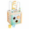 Actividad de madera de pie pequeña Cubus y motor Considere pastel