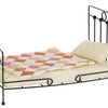 Letto per bambole Egmont in metallo con materasso, cuscino
