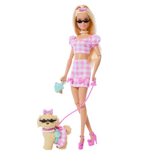 Il favoloso gemellaggio tra Barbie e fashionsta sembra un fiocco