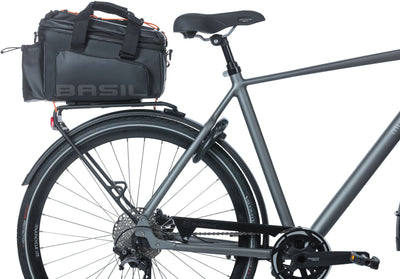 Basil Miles XL Comportamiento de comportamiento Bolsa impermeable Bolsa negra para bicicleta eléctrica 36L MIK Sistema
