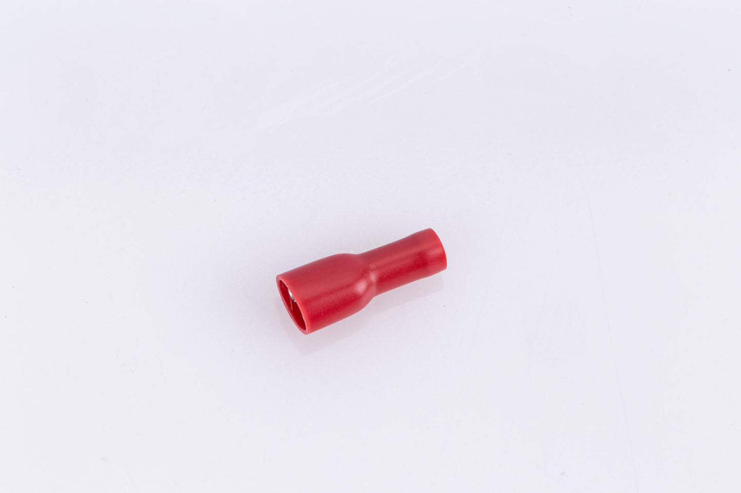 Spina a banana Spahn con manicotto piatto completamente isolato rosso 100pz