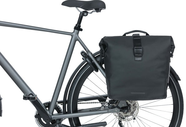 Basil Soho Nordlicht Bolsa de bicicleta doble - impermeable, negro, 41L