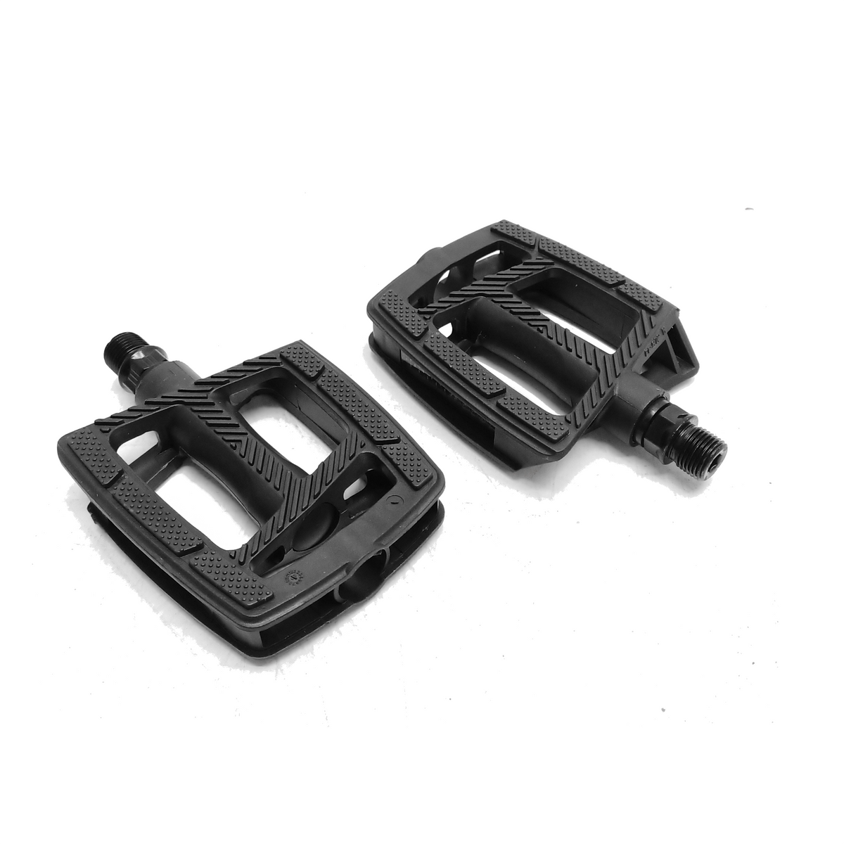 Falkx Wide Pedals 9 16. Plastic house, anti-slip.