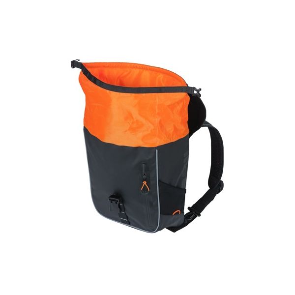 Basil Miles de láminas mochila para bicicletas - mochila negra impermeable para hombres y mujeres, 17 litros de contenido