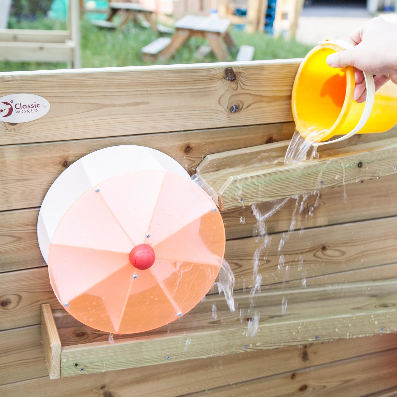 Classico World Wooden Water Play Wall a 2 lati