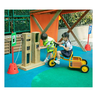 Classic World World World Wooden Outdoor Play Station