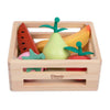 Cajón de madera del mundo clásico con fruta.