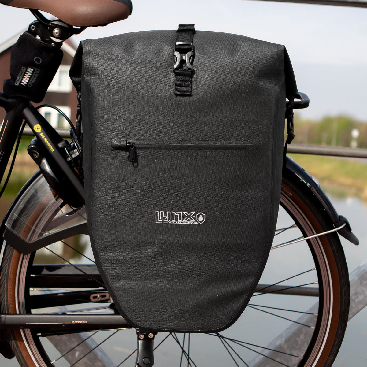 Sacca per biciclette di lince solo tpu 28L by-bike hayes nera impermeabile