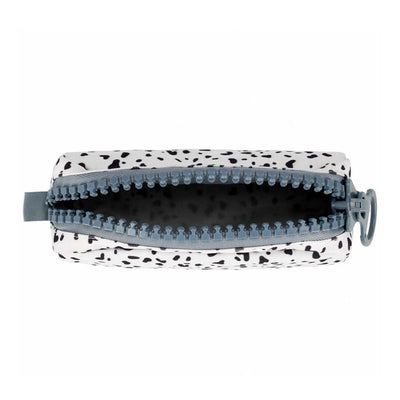 Etui met zwarte stippen