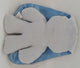 Coccole coniglietto grigio con orecchie blu. 26