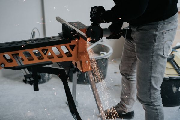 ANGLE BATTERE AC ANGOLO DI ANGLIA 115MM (MAXXPACK 18V).