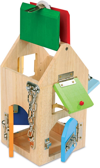 Casa di serratura in legno a piede piccoli