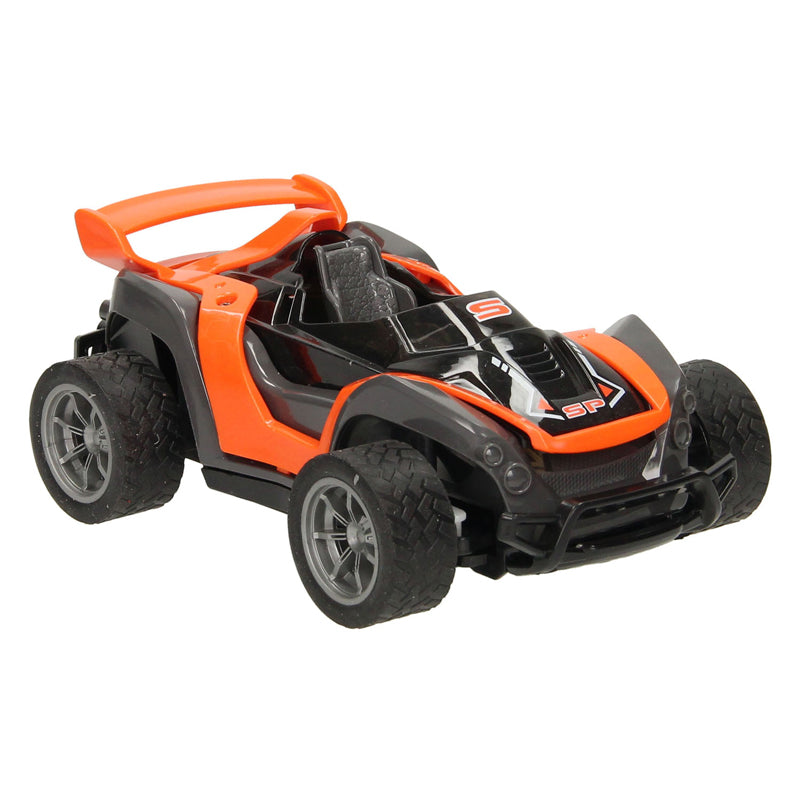 Coche controlado por RC con carrocerías intercambiables.