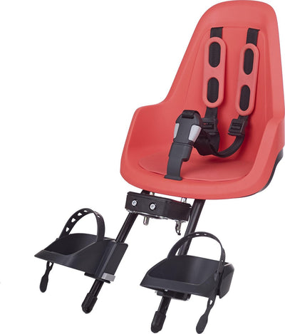 Asiento infantil de Bobike para un mini flamenco feroz