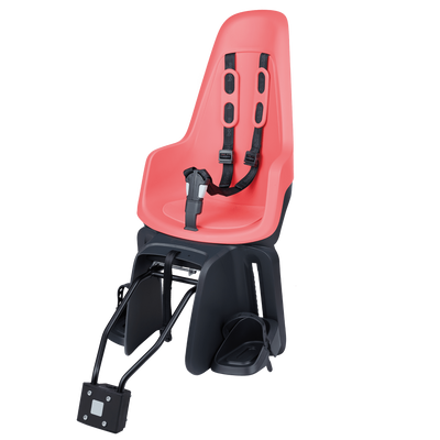 Asiento infantil de Bobike detrás de un maxi 1p eb-d con confirmación del transportista de framen flamenco feroz