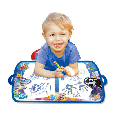Il tappetino magico per il disegno dell'acqua può essere riposto