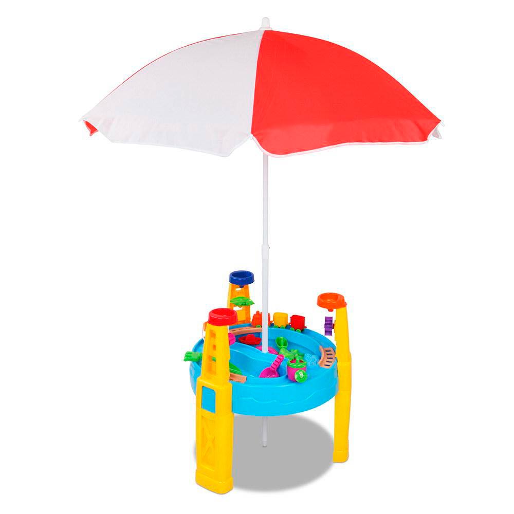 Parco giochi di sabbia e acqua con parasole