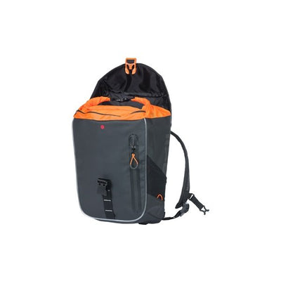 Basil Miles de lona Bicycle Mochila Nordlicht - Mochila negra impermeable para ciclistas - 17L - Unisex - Sporty - Negro