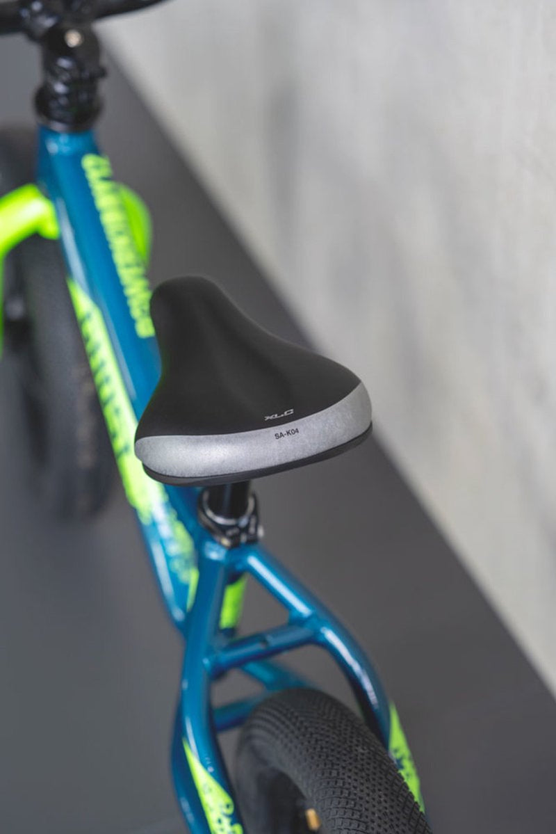 Xlc sa-k04 fietszadel - kinderfiets - met zadelpen (25.4mm) - kunststof - zwart